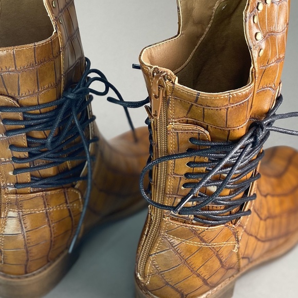 Size 6 - Brown Combat Boots - Picture 3 of 3